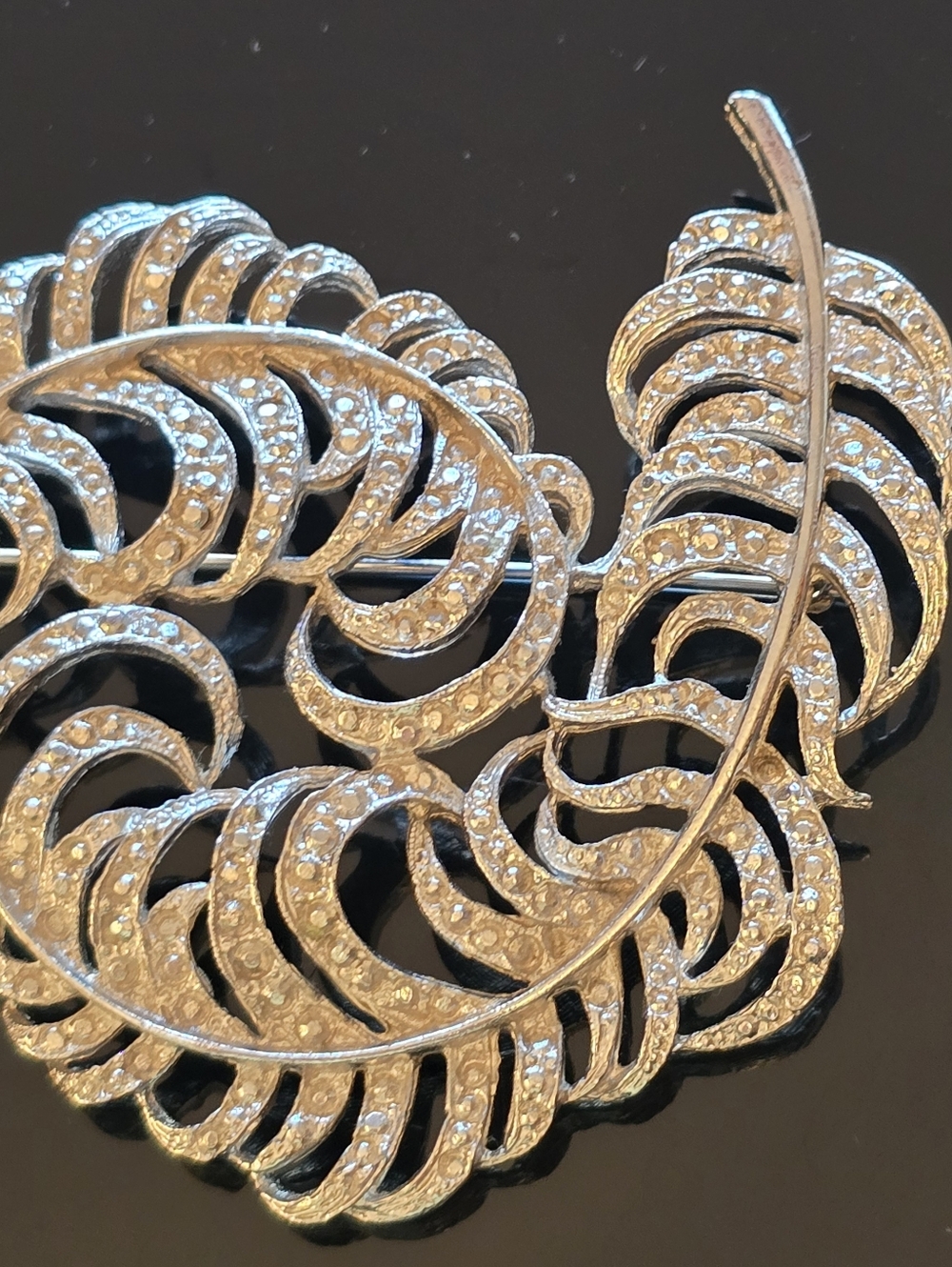Kenneth Jay Lane Rhinestone Feathers Brooch RARE - Picture 4 of 6